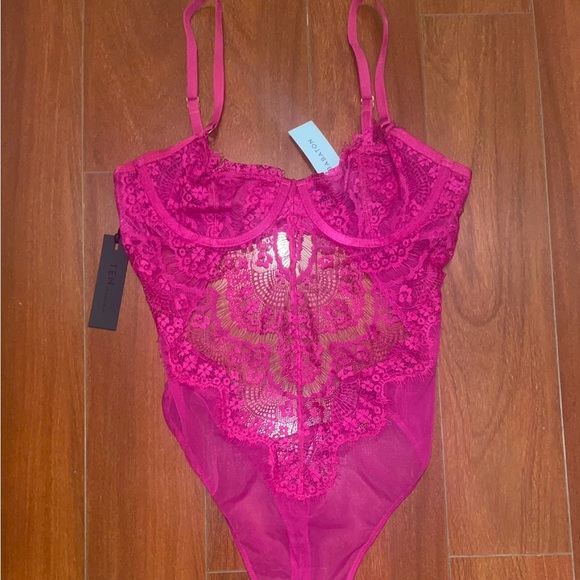 NWT Aritzia Babaton Encore Bodysuit Granita Pink - Size Medium - Picture 2 of 5